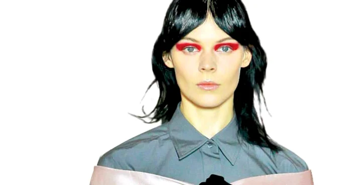 Ţinută  Miuccia Prada