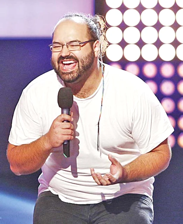 Aşa arăta în decembrie 2012, când concura la “ Vocea României”