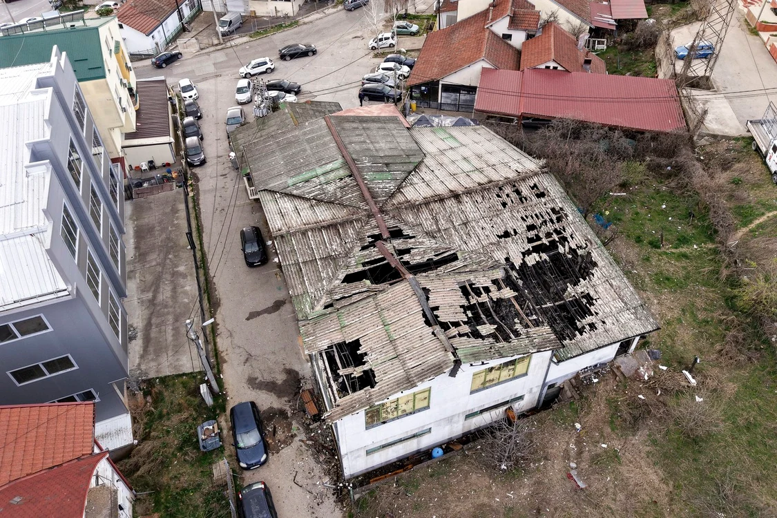 Acoperișul clubului a fost ars (Foto: Profimedia)