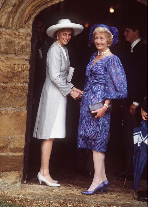 Prinţesa Diana şi mama ei, Frances Spencer