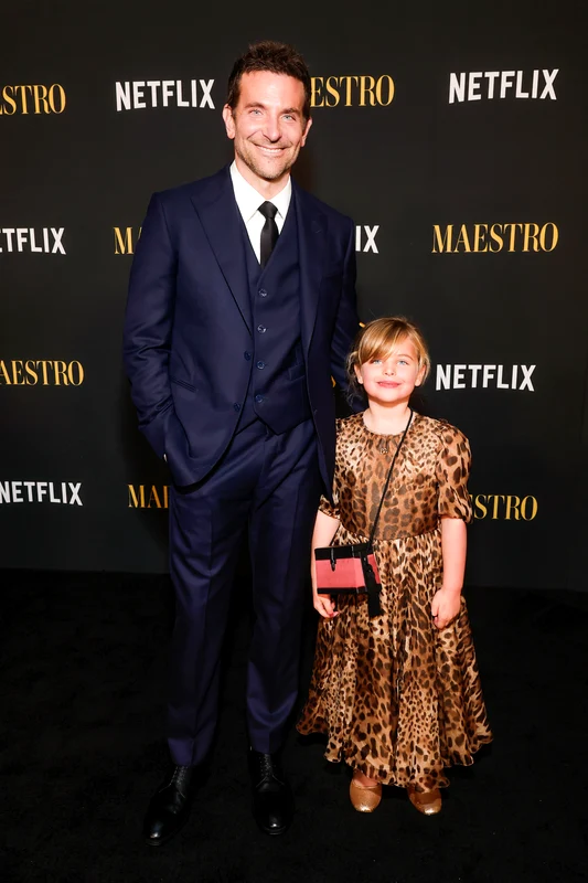 Bradley Cooper cu fiica sa, Lea. FOTO: Getty Images