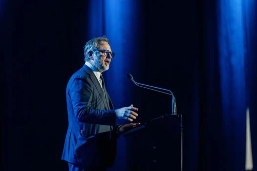 Dan Motreanu (PNL): „Guvernul trădătorilor nu a obținut votul Parlamentului nici după ce premierul desemnat s-a umilit în fața AUR”. Soluția propusă de liberali