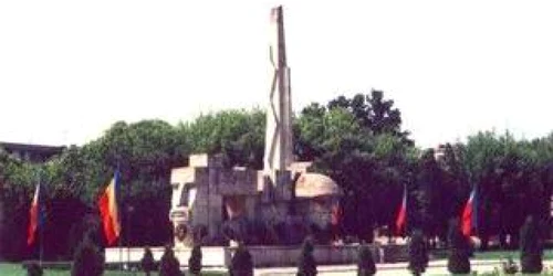 Spectacolele se vor desfăşura în faţa Monumentului Ostaşului Român 