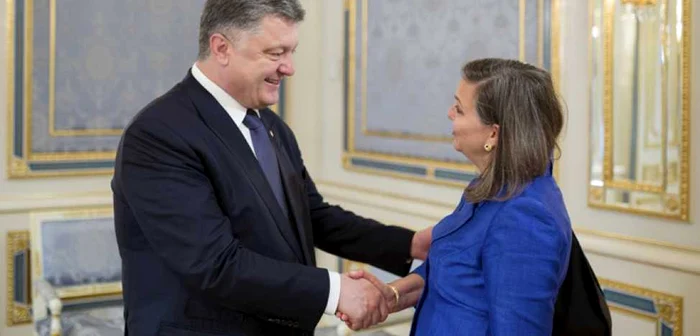 Presedile ucrainean Petro Porosenko s-a ]nt\lnit la Kiev cu asistentul secretatrului de stat al SUA, Victoria Nuland