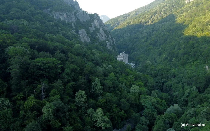 Băile Herculane, stațiunea care în trecut atrăgea regi și regine.