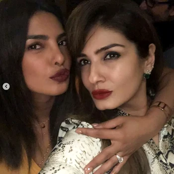 Priyanka Chopra inel logodna 2 jpeg