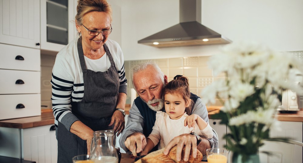 Pâinea, mâncată zilnic de 80% din români. Top 3 alimente consumate STUDIU