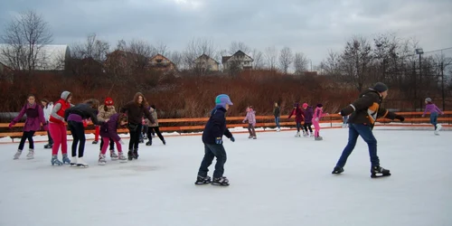 Iarna trecută a fost prima în care la patinoarul a funcţionat la Zalău