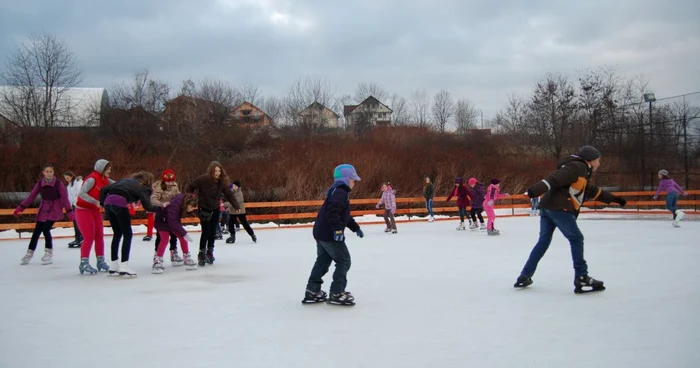 Iarna trecută a fost prima în care la patinoarul a funcţionat la Zalău