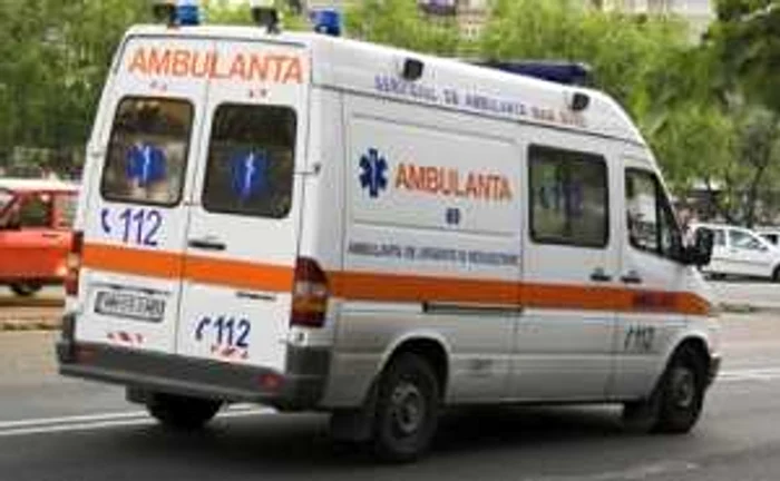 Alba Iulia: Ambulanţă implicată într-un accident rutier