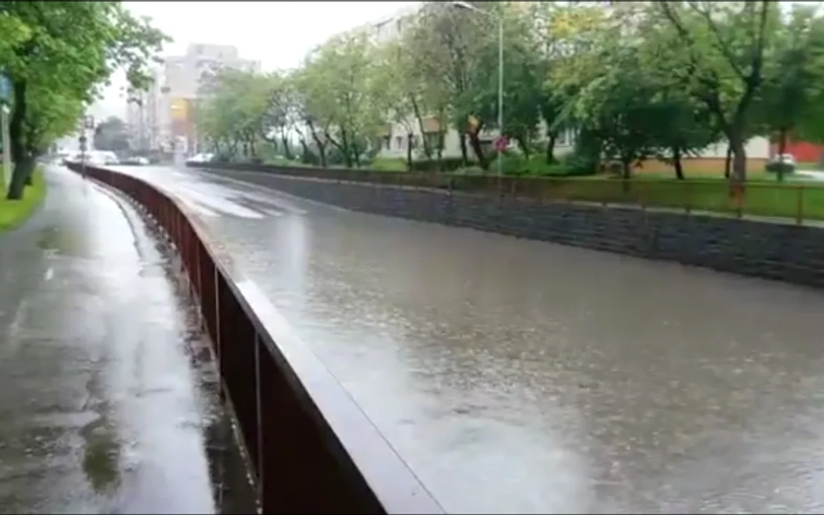 În Pasajul Soarelui pompierii intervin pentru deblocarea situaţiei