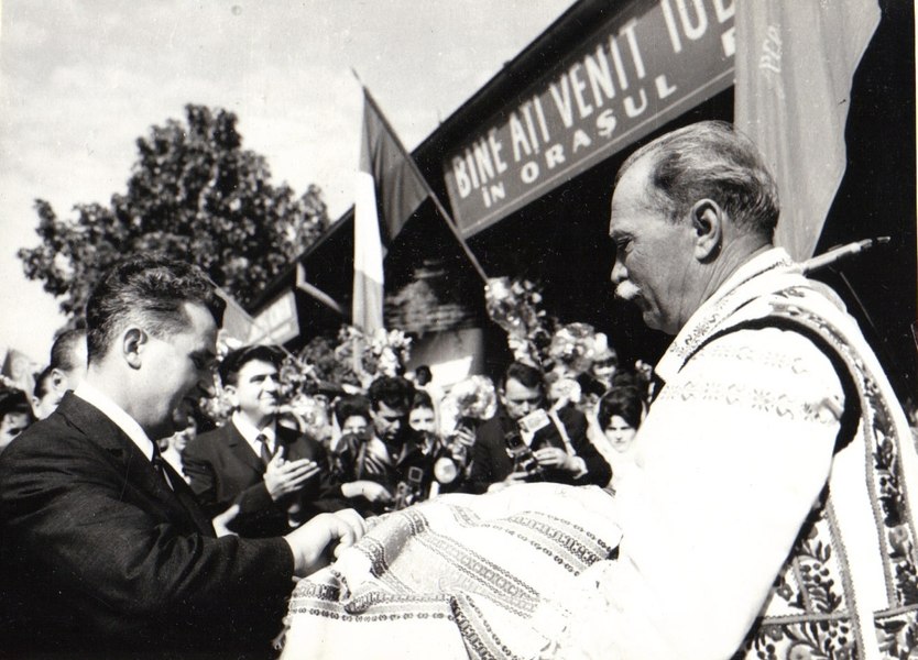 Rețeta lui Ceaușescu pentru a pune mâna pe putere în România. Cum a reușit un copil sărac să ajungă stăpânul țării