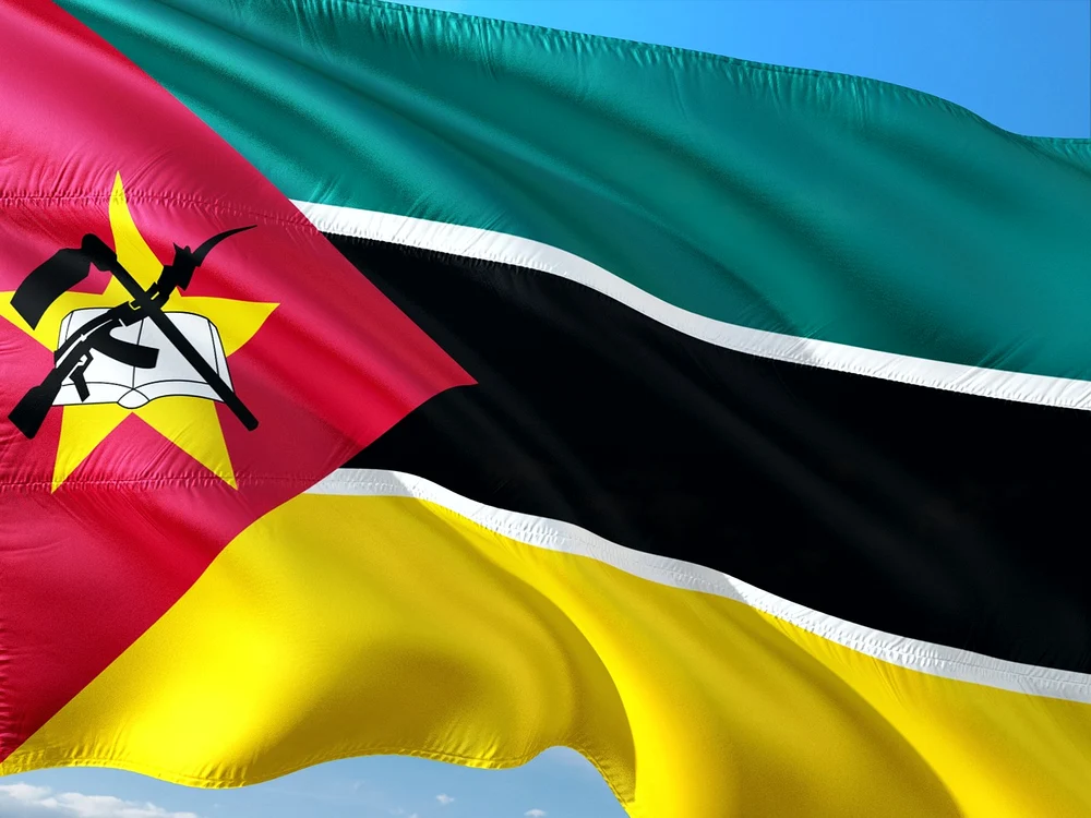 Mozambic are o pușcă de tip AK-47 pe steag / foto: Pixabay