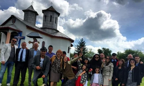 Familia Adelei s a adunat cu mic și cu mare la Șușani jpeg
