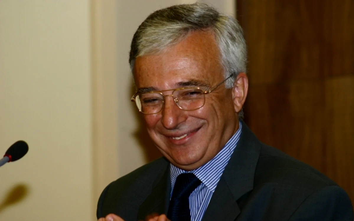 Mugur Isărescu împlinește astăzi, 1 august, vârsta de 70 de ani. Acum este și pensionar și guvernatorul Băncii Naționale a României (BNR), funcție pe care o deține de 30 de aniFOTO: adevarul.ro