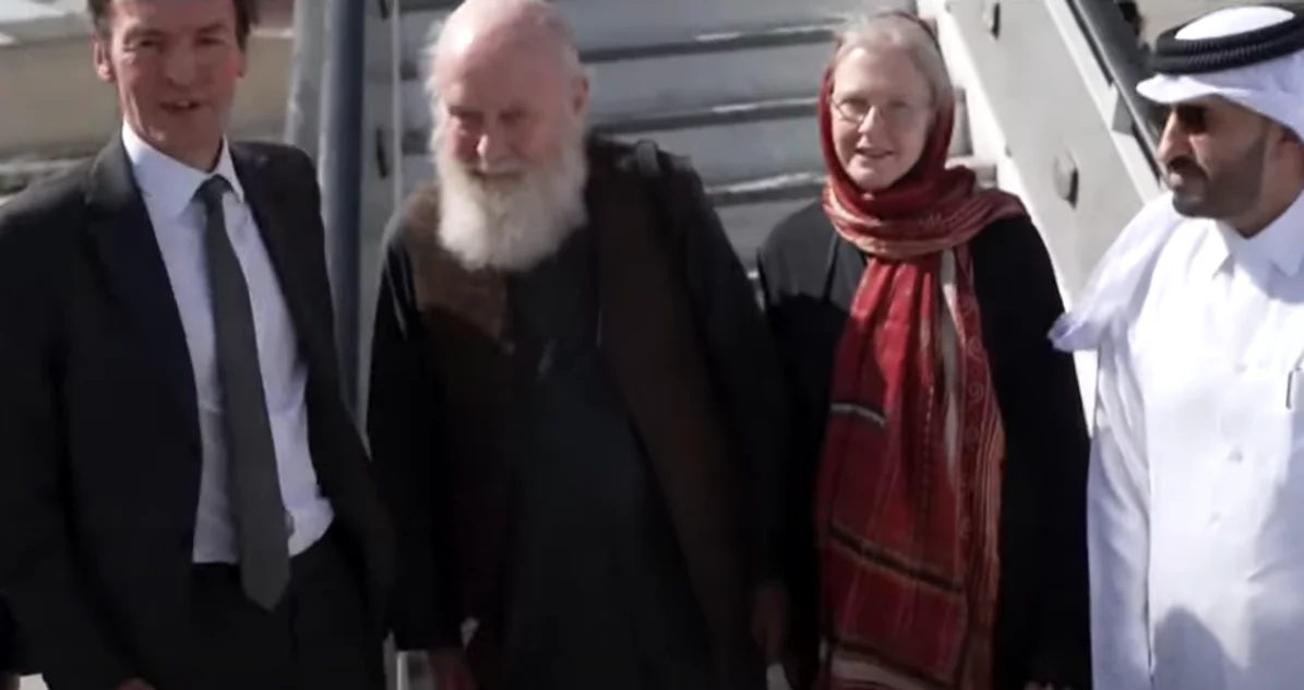 Cuplul a fost eliberat grație medierii făcute de Qatar. FOTO captura YouTube Sky News