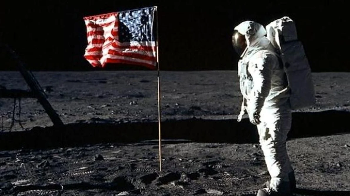 A murit Neil Armstrong, primul om care a pășit pe Lună jpeg
