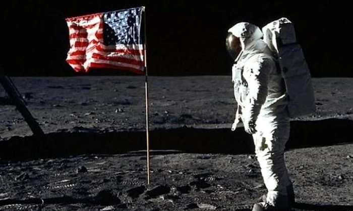 A murit Neil Armstrong, primul om care a pășit pe Lună jpeg