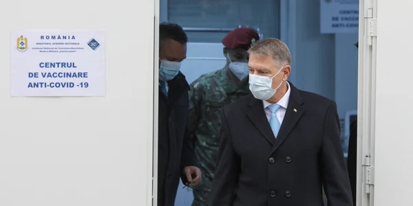Institutul Cantacuzino - stocare vaccin Covid 19 - Klaus Iohannis / FOTO Inquam Photos / Octav Ganea / 18 dec 2020