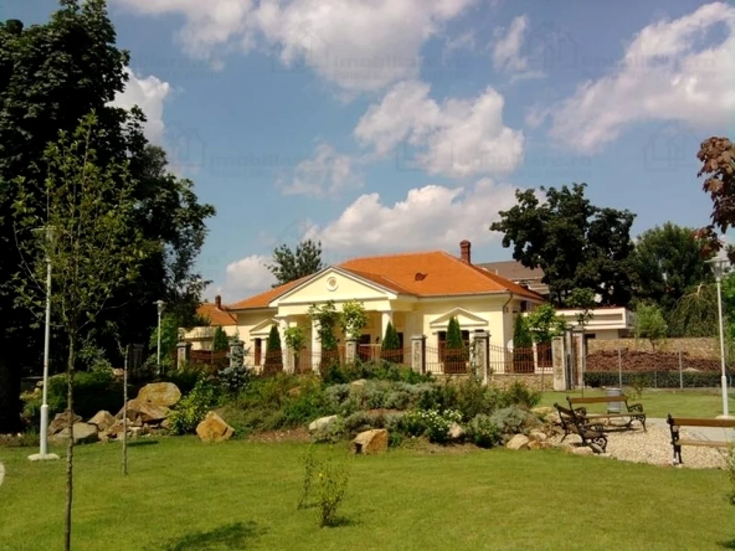 Un conac restaurat cu cinci camere din Timişoara