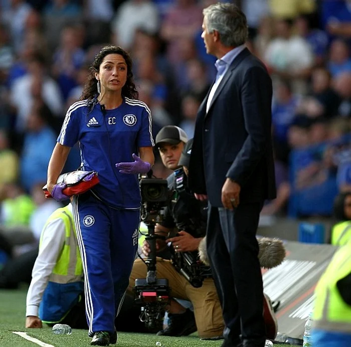 
    Jose Mourinho s-a certat chiar pe teren cu Eva Carneiro şi după meciul cu Swansea scandalul a degenerat în presăFoto Click!  