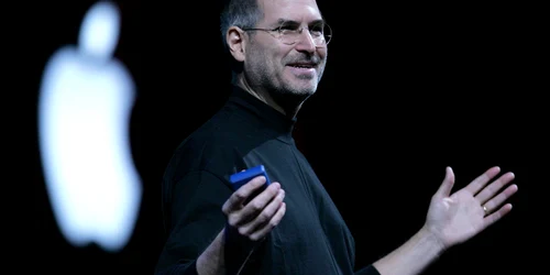 steve jobs iphone1 jpg