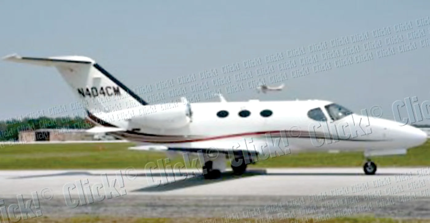 Iordache are şi un avion cu patru locuri, în valoare de 3 milioane de euro