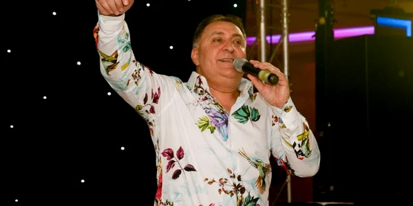 Cum a fost anulat un concert cu Vali Vijelie care ar fi trebuit să le cânte ploieştenilor de Ziua Naţională