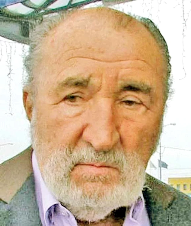 Ianuarie 2018. Maşinile musafirilor lui Ţiriac au fost dezinfectate