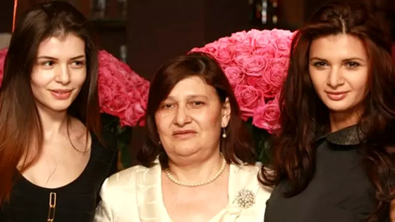Veronica Bulai alături de două fiice ale sale 