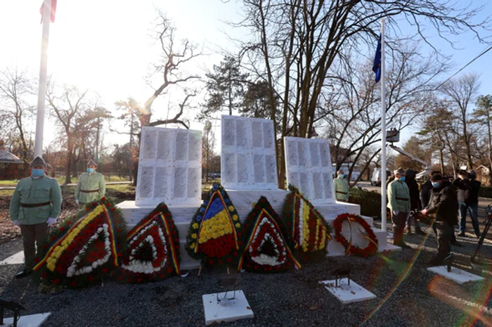 775 de stejari, plantaţi în memoria eroilor Regimentului 48 Infanterie care şi-au dat viaţa la Deleni