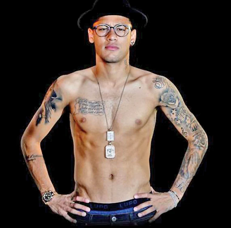 
    Neymar este îndrăgostit de tatuaje  