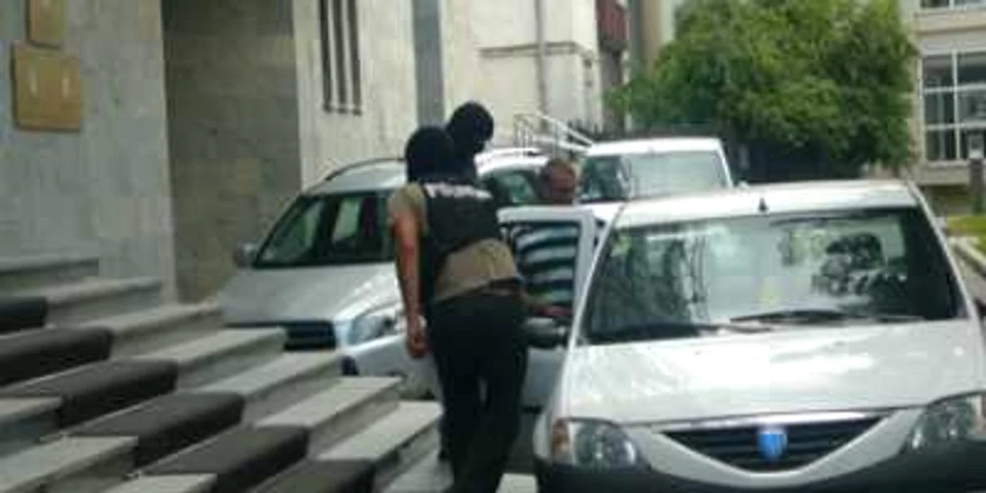 Suceava: Audieri maraton cu traficanţii de droguri