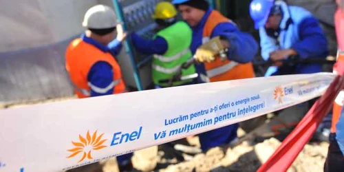 Echipele Enel au lucrat neîntrerupt azinoapte pentru a remedia avariile din Bucureşti şi Ilfov