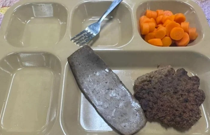 Mâncarea servită pe USS Abraham Lincoln Foto: Telegram 