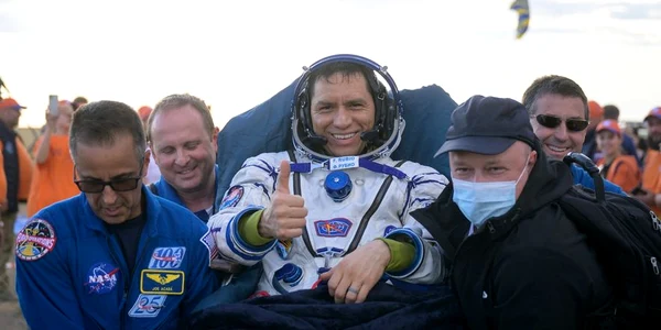 Frank Rubio  s a intors pe Terra FOTO NASA jpg