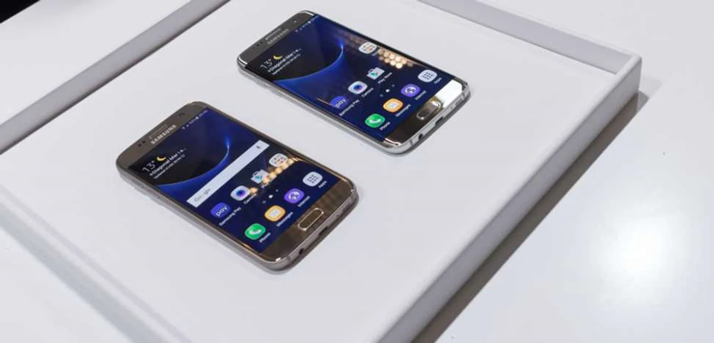 Galaxy S7 şi Galaxy S7 edge sunt noile telefoane Samsung. FOTO Răzvan Băltăreţu/Adevărul