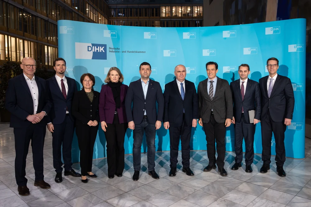 Bolojan, la Berlin: discuții despre investiții cu reprezentanții Camerei de Comerț și Industrie a Germaniei