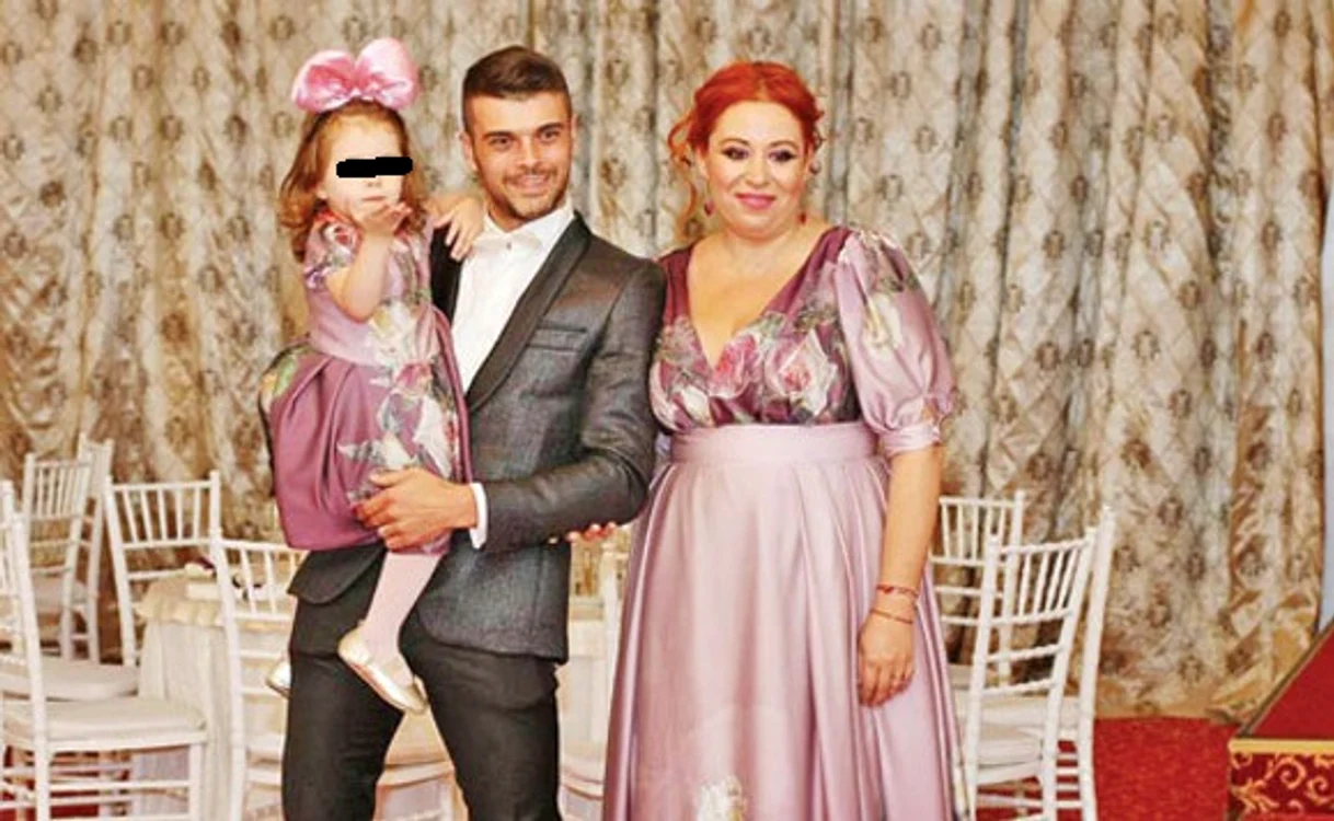 Oana Roman este căsătorită cu Marius Elisei și au împreună o fetiță, pe Isabela 