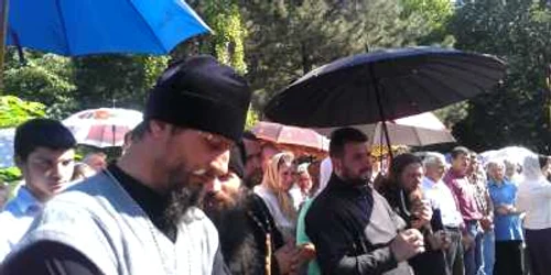 Credincioşii sunt aşteptaţi la slujbe 