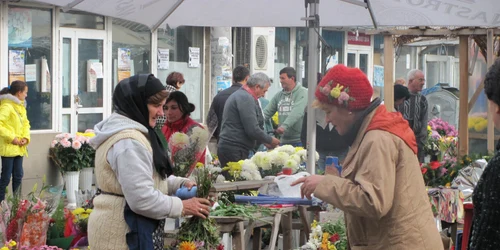 Comercianţii n-au mărit preţurile florilor