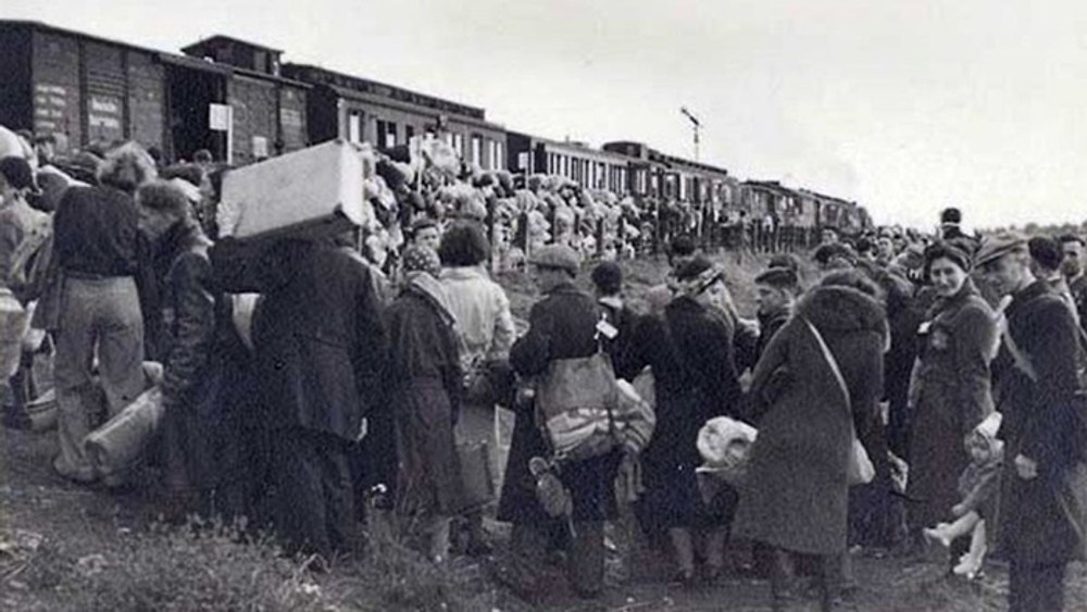 Deportați, uciși și mutilați de sovietici și extremiști maghiari. Atrocitățile îndurate de români în cei mai negri ani ai istoriei naționale