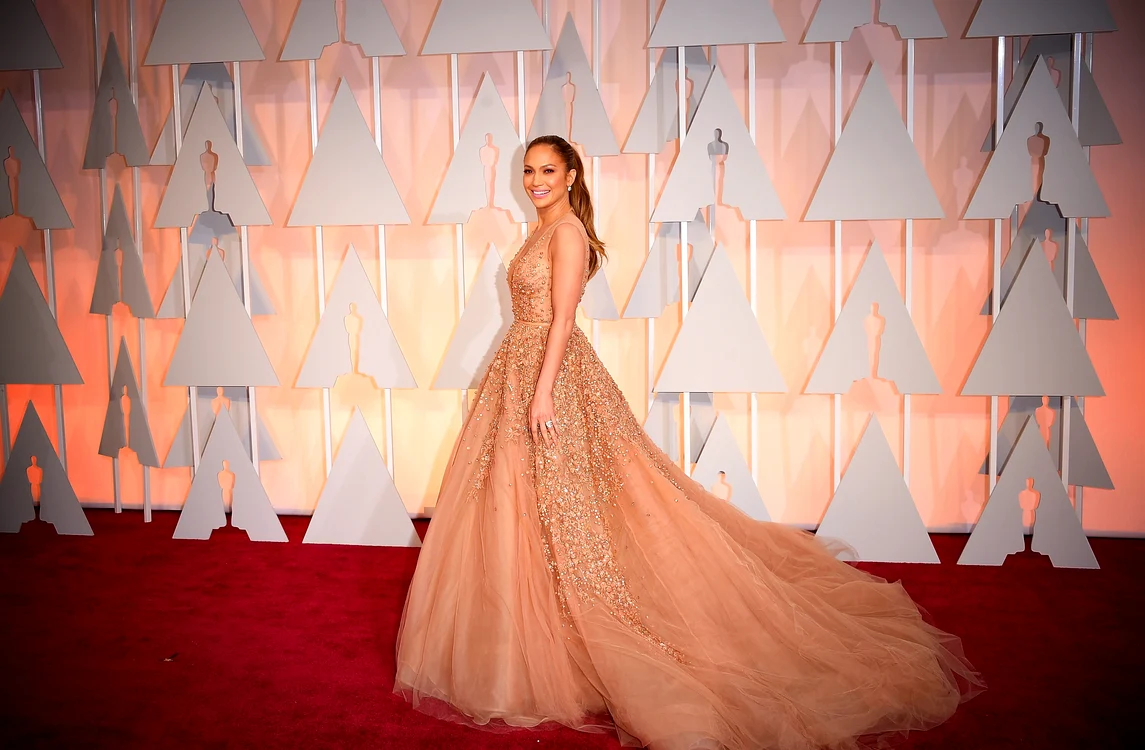 10. Reese Witherspoon, într-o rochie albă cu detalii negre, Tom Fordfoto: Getty Images