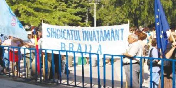 Alianţa bugetarilor a pichetat Prefectura