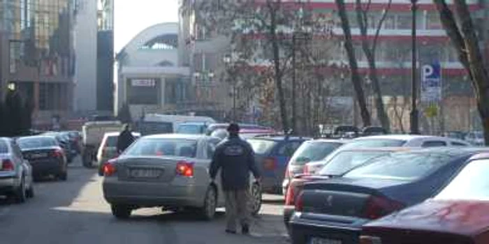 Una dintre parcările cu plată din centrul oraşului Alba Iulia