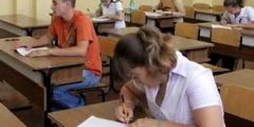 Examenul scris a inceput la ora 10.00