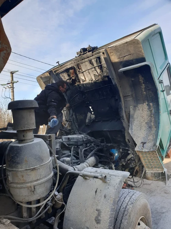 Incendiu a fost stins de doi pompieri care treceau întâmplător prin zonă