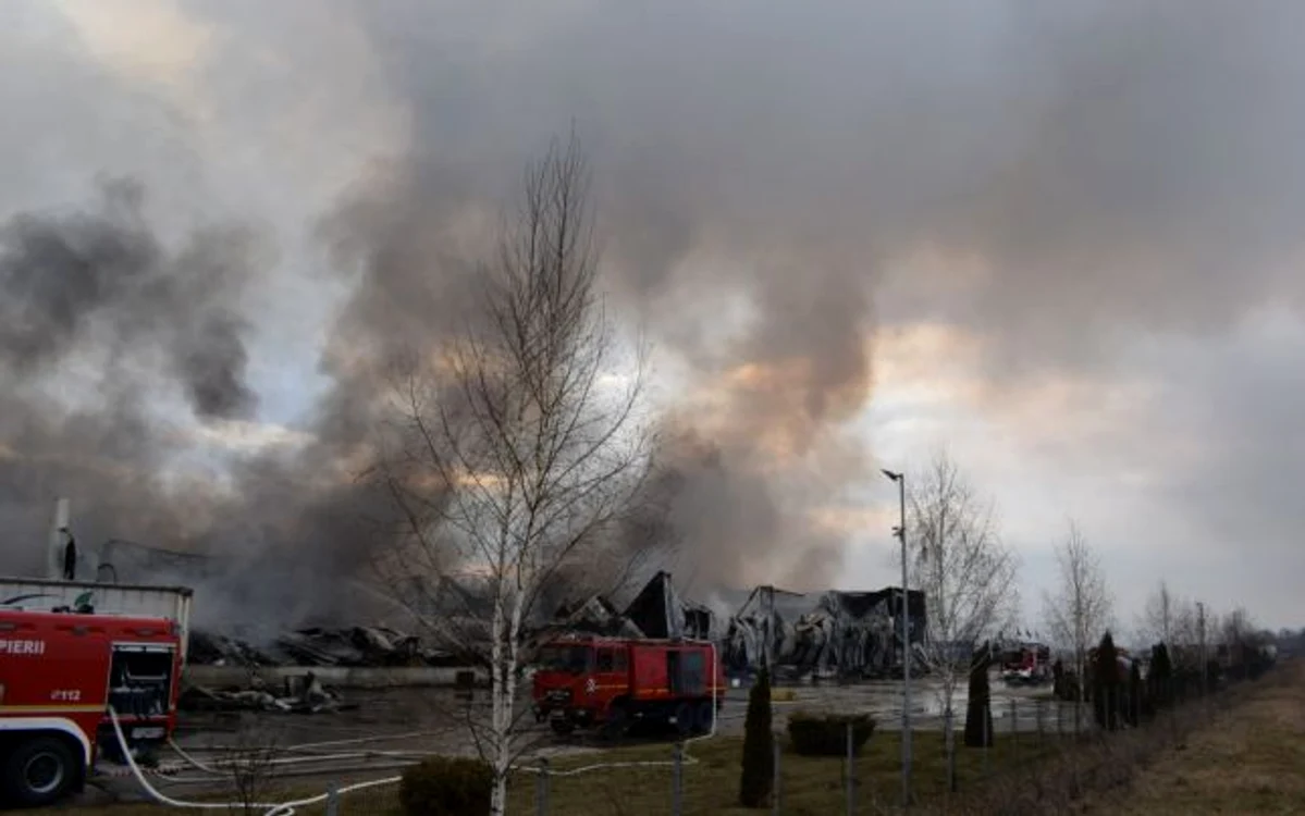 În timpul incendiului a fost degajată o cantitate foarte mare de fum