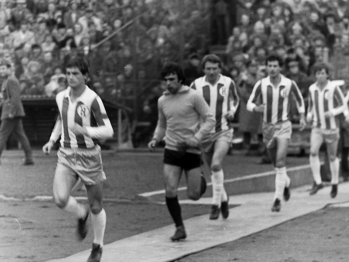 Corvinul, cu tricourile naționalei Honduras. Foto: Aurel Herlea