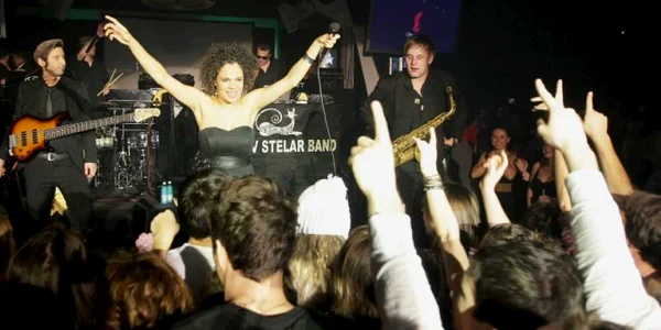 Parov Stelar Band a extaziat publicul clujean. Foto: Caius Raţiu